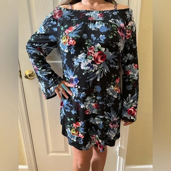 NWT Off/On the Shoulder floral mini dress Medium - Picture 3 of 10